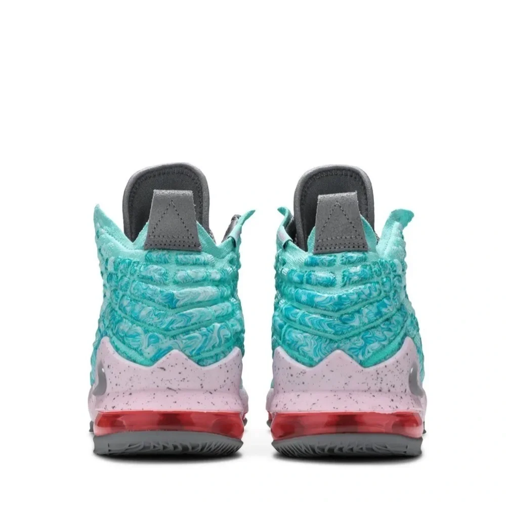 Nike Lebron 17 